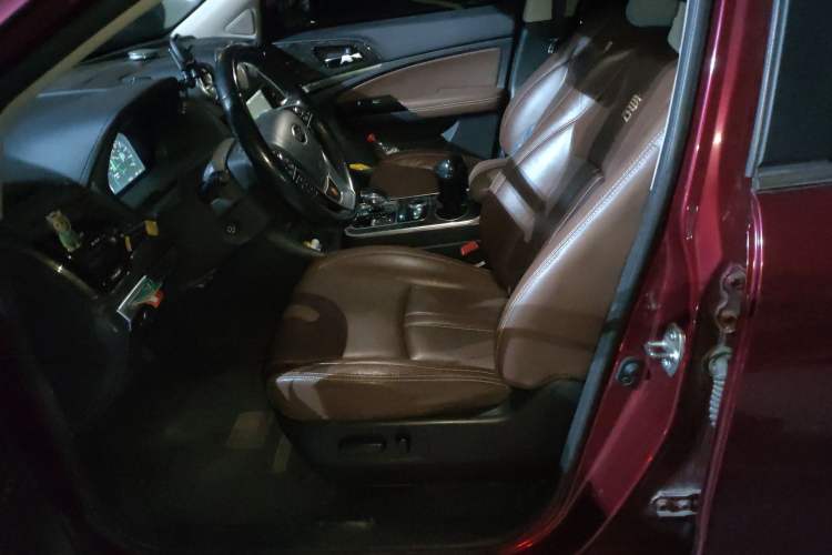 Used BYD Tang New Energy 2015 2.0T Four-Wheel-Drive Flagship Model