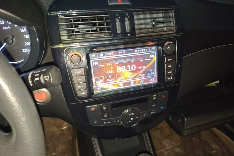 Used Nissan Tiida 2011 1.6L CVT Smart Version Audio And AC Panel