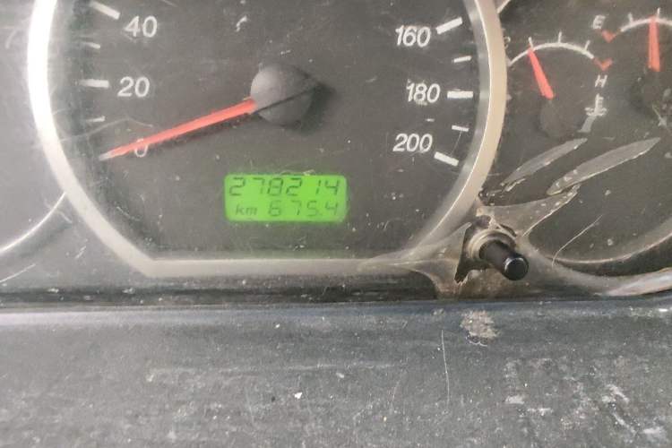 Used Wuling Hongguang 2010 1.2L Comfort Edition China IV Odometer Close Up