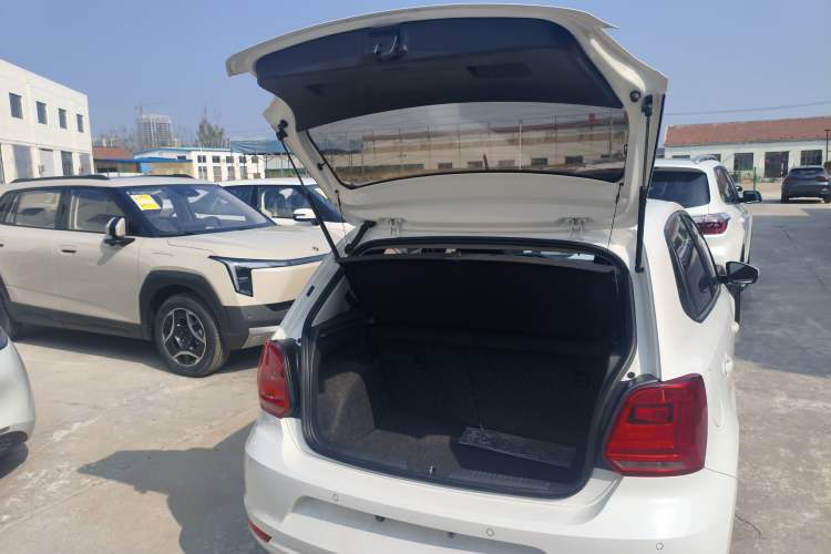 Used Volkswagen Polo 2014 1.4L Automatic Comfort Edition Trunk