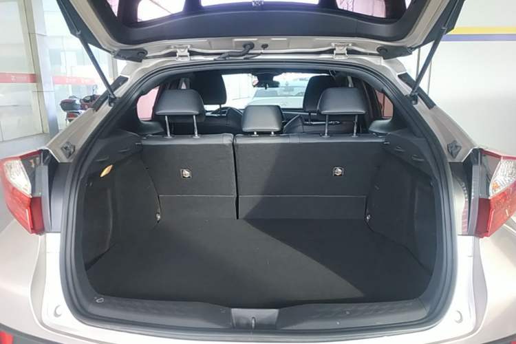 Used Toyota C-HR 2020 2.0L Leading Edition Trunk