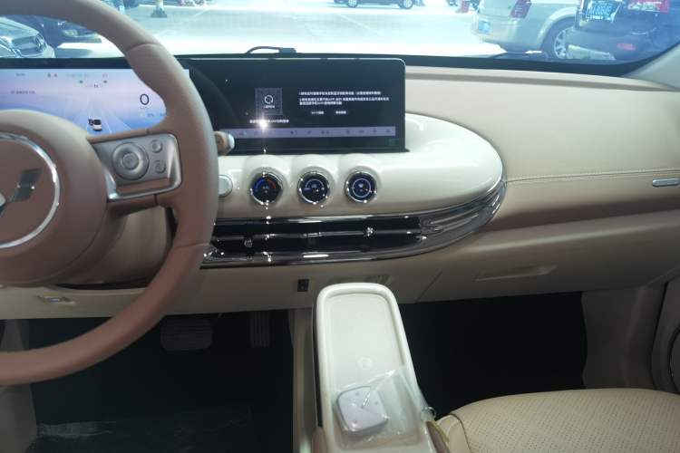 Used Wuling Bingo 2025 410 km Lingxi Deluxe Edition Audio And AC Panel