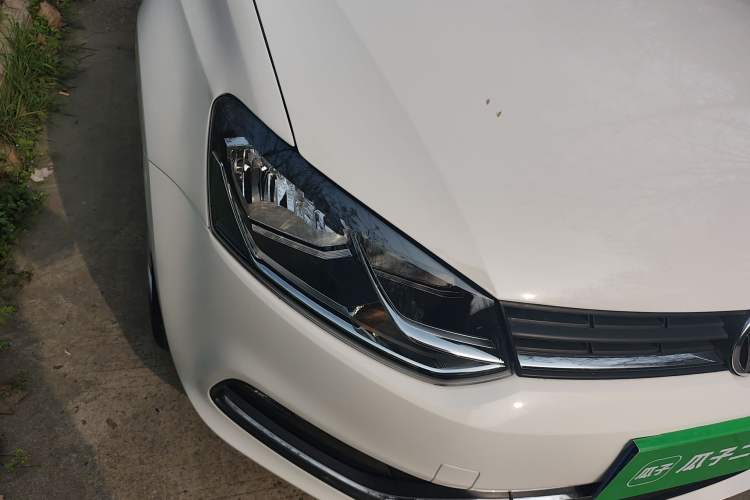 Used Volkswagen Polo 2016 1.6L Automatic Comfort Model Right Front Headlight