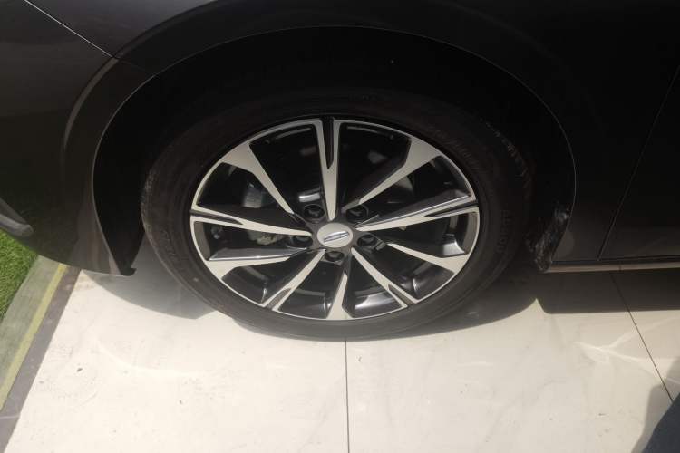 Used Geely Auto Emgrand 2025 4th Generation 1.5L CVT Luxury Version Left Front Wheel Hub