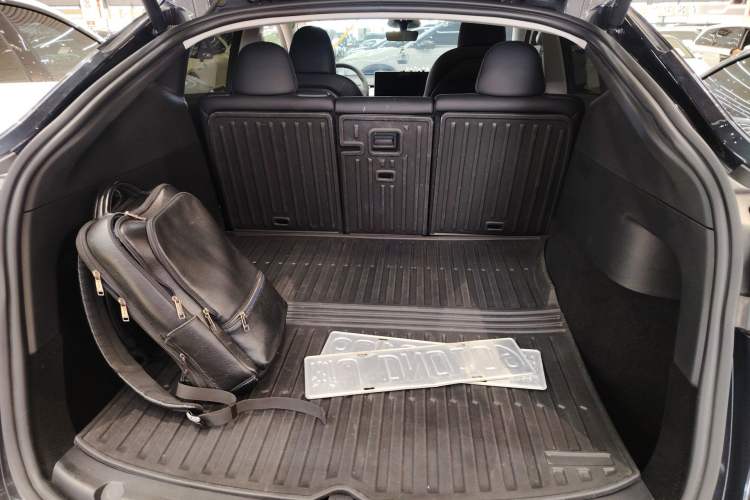 Used Tesla Model Y 2024 Rear-Wheel-Drive Version Trunk