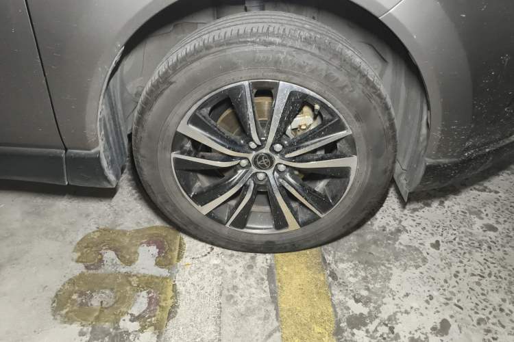 Used Toyota Harrier 2022 Dual-Engine 2.5L CVT Two-Wheel Drive Luxury Edition
