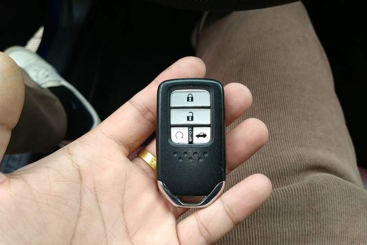 Used Honda Civic 2016 220TURBO CVT Luxury Edition Interior 1