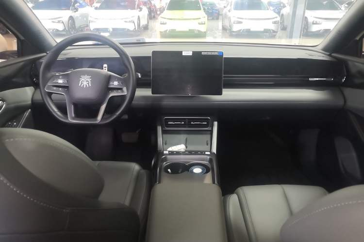 Used BYD Qin L 2025 EV 470KM Leading Edition

