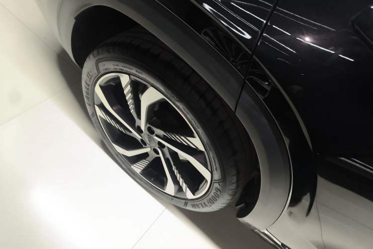 Used Geely Auto Monjaro L 2024 2.0TD High-Power Automatic Two-Wheel Drive Skyline Edition Right Rear Wheel Hub