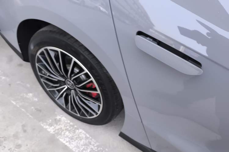 Used BYD Han 2025 EV with 701 km of Laser Radar-Enabled Intelligent Driving
