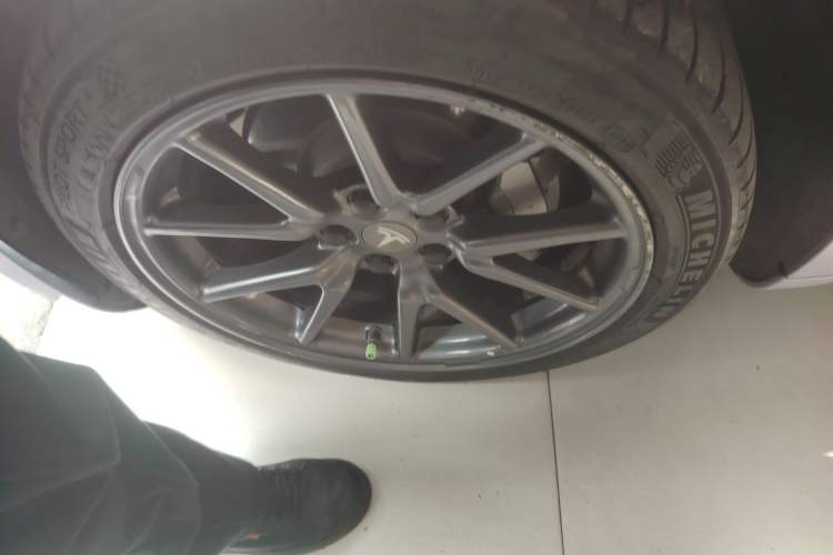 Used Tesla Model 3 2020 Long-Range Rear-Wheel-Drive Version