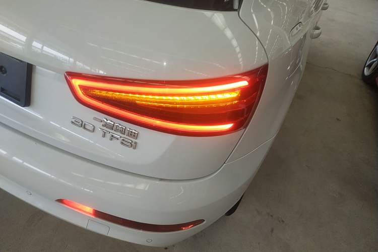 Used Audi Q3 2015 30 TFSI Comfort Model
