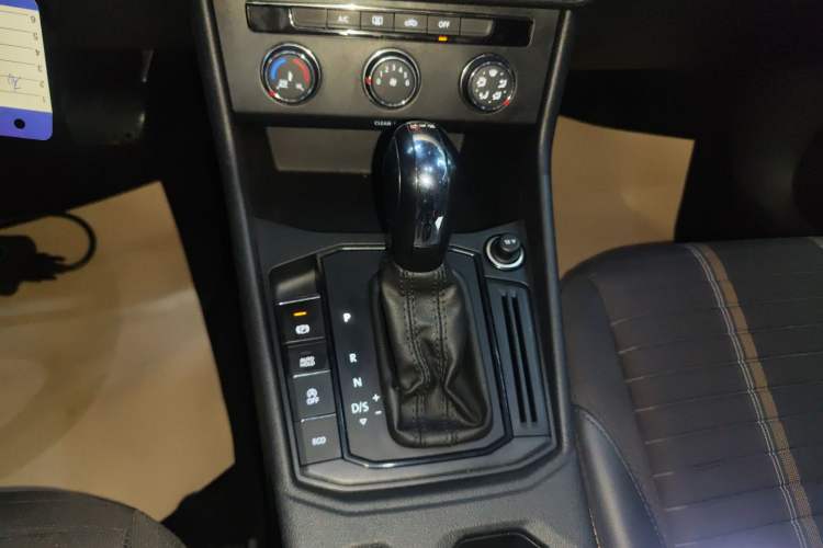 Used Volkswagen Lavida 2019 280TSI DSG Comfort Edition China VI standard Gear Lever