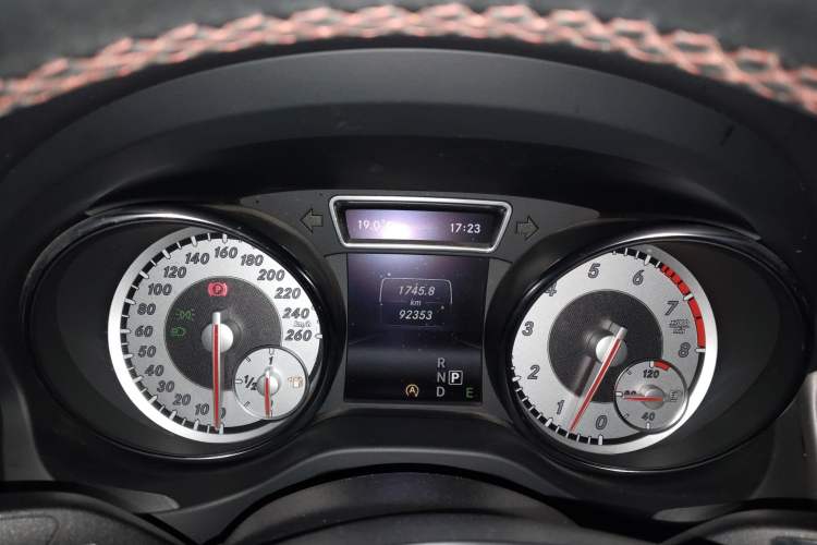 Used Mercedes-Benz CLA 2015 CLA 220 4MATIC
