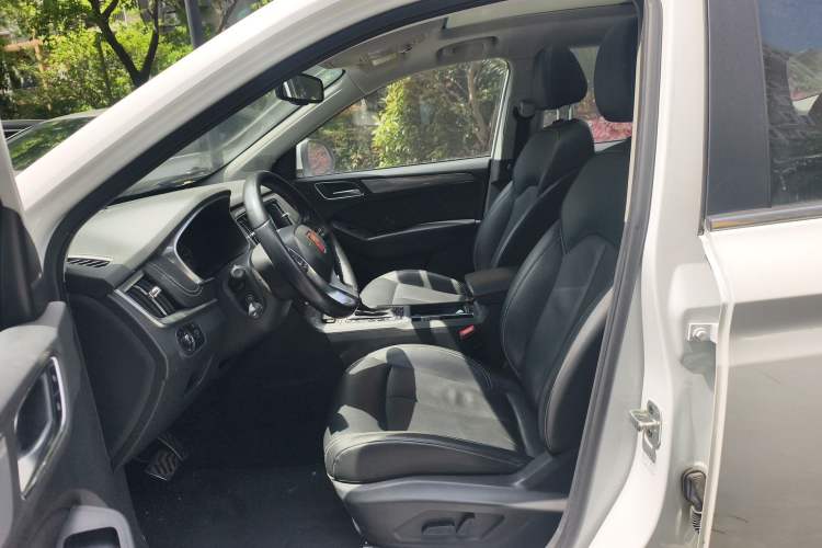 Used Roewe RX5 2016 30T Two-Wheel Drive Automatic Internet Smart Edition
