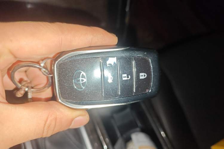 Used Toyota Reiz 2013 2.5V Supreme Edition
