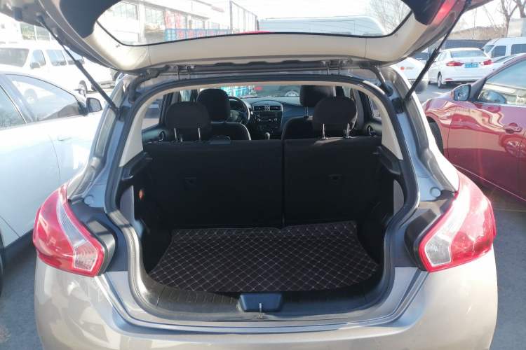 Used Nissan Tiida 2014 1.6L CVT Comfort Model
