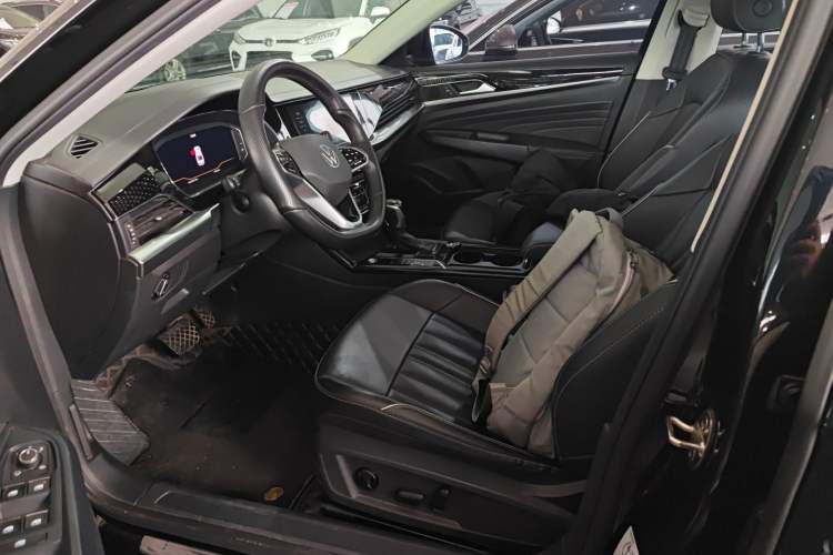 Used Volkswagen Passat 2023 Revised 330TSI Elite Edition Left Front Seat