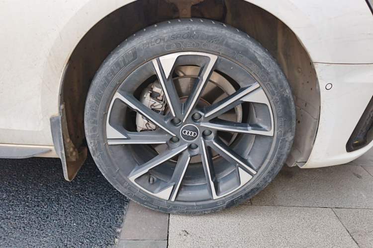 Used Audi A4L 2022 40 TFSI Luxury Dynamic Model
