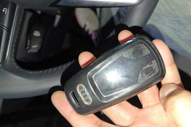 Used Audi Q5L 2020 45 TFSI Prestige Fashion Model Vehicle Key