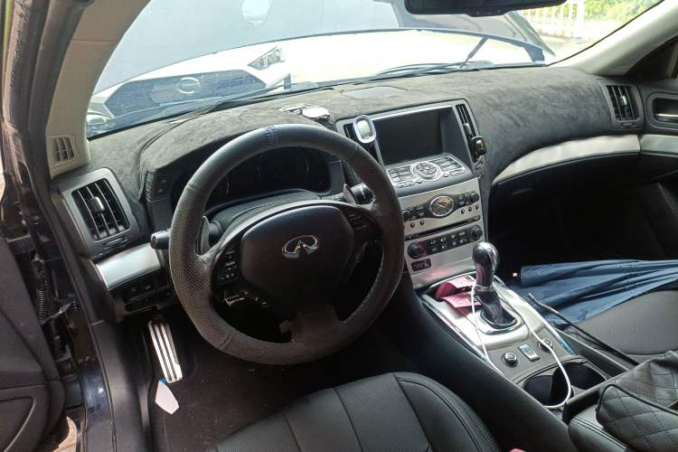 Used Infiniti G Series 2010 G37 Coupe Convertible Alloy Edition