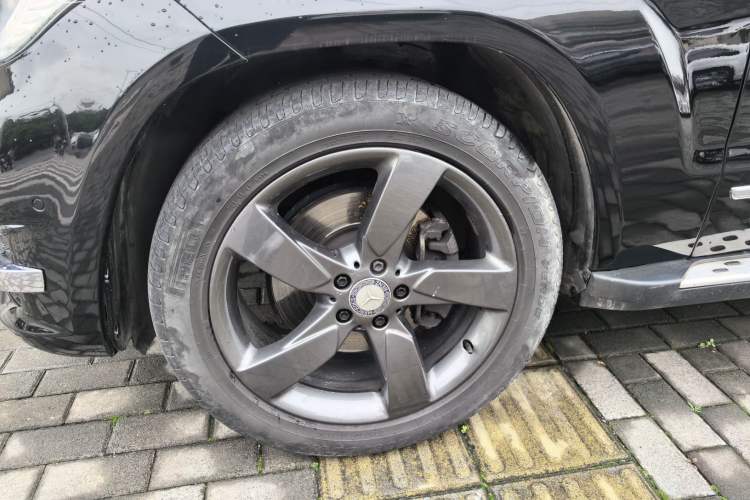 Used Mercedes-Benz GLK-Class 2013 Facelift GLK 300 4MATIC Fashion Edition Left Front Wheel Hub