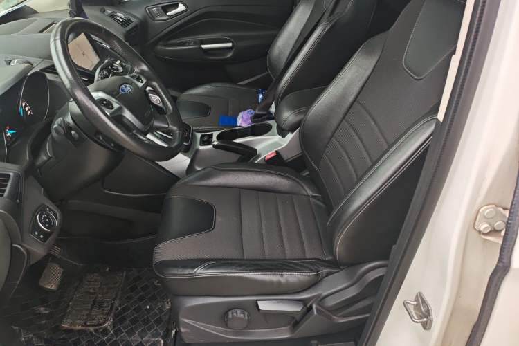 Used Ford Kuga 2013 1.6L GTDi Two-Wheel-Drive Trend Model Left Front Seat