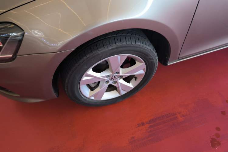 Used Volkswagen Bora 2015 Qihui Edition 1.6L Automatic Fashion Model Exterior 4