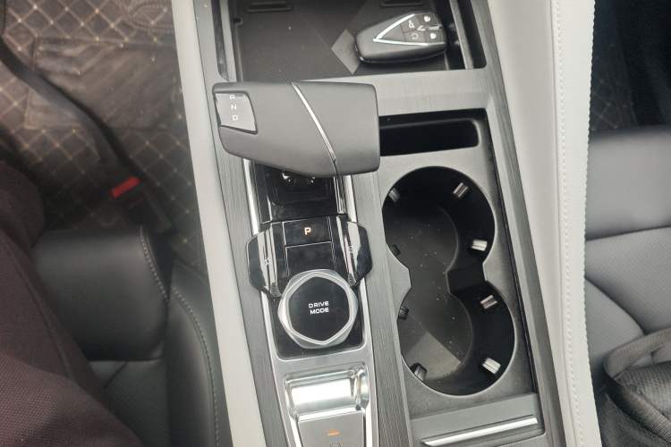 Used CHANGAN CS75 PLUS 2026 Model, Smart Champion Edition 1.5T New Blue Whale Smart Navigation Version
