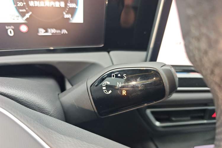 Used Volkswagen Tiguan L 2025 PRO 380TSI Two-Wheel-Drive R-Line Smart Edition Gear Lever