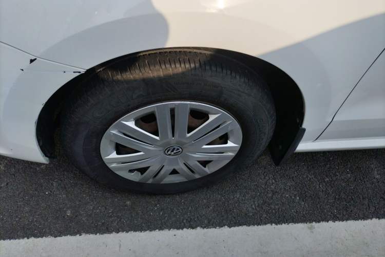 Used Volkswagen Polo 2014 1.4L Manual Fashion Edition Left Front Wheel Hub