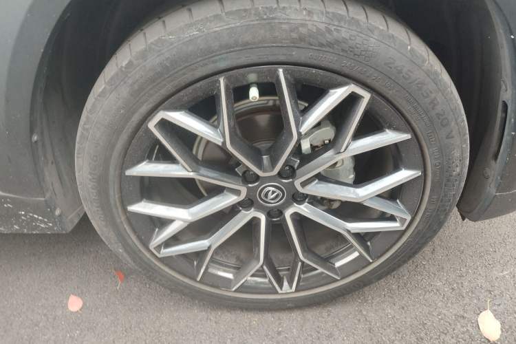 Used CHANGAN UNI-T 2022 1.5T Prestige Version Right Front Wheel Hub