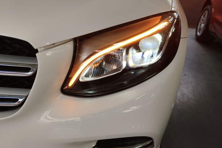 Used Mercedes-Benz GLC 2019 Facelift GLC 260 L 4MATIC Luxury Model