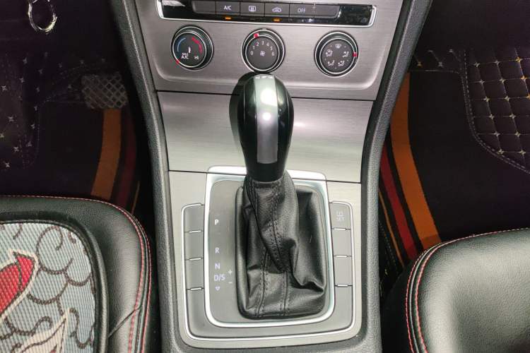 Used Volkswagen Golf 2015 1.4TSI Automatic Comfort Model
