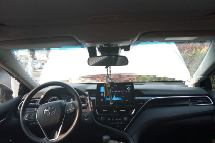 Used Toyota Camry 2023 2.0G Luxury Edition Center Console