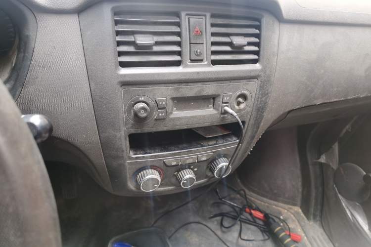 Used Wuling Rongguang 2014 1.5L S Base Version Audio And AC Panel