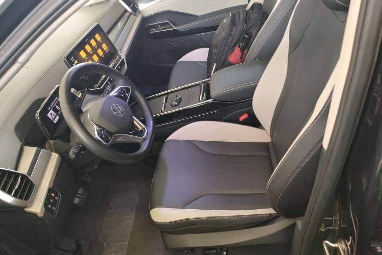 Used Volkswagen ID.6 CROZZ 2022 Standard Range PURE Edition Left Front Seat