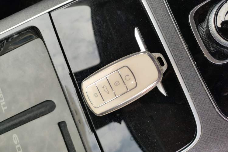 Used Chery Tiggo 9 2023 2.0T Dual-Clutch Two-Wheel Drive Leading Edition 5 Seats Vehicle Key