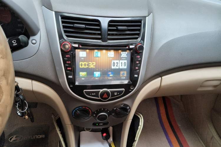 Used Hyundai Verna (older generation) 2010 Sedan 1.4L Manual Comfort GS
