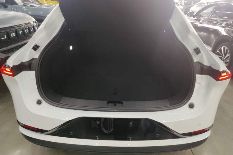 Used CHANGAN NEVO A07 2025 Blue Whale Extended-Range 230 Prestige Model Trunk