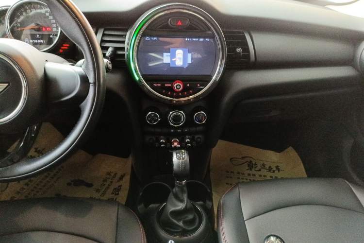 Used MINI 2016 1.2T ONE Five-Door Edition Audio And AC Panel