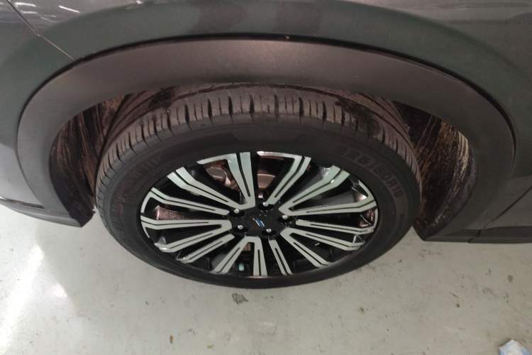 Used CHANGAN OSHAN X5 2021 1.5T DCT Prestige Edition Exterior 3