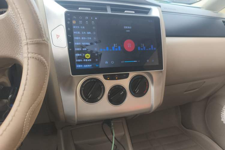 Used Venucia D50 2013 1.6L Manual Fashion Edition
