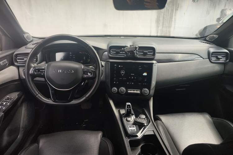 Used Lynk & Co 03 2021 1.5TD DCT Jing Champion Edition Center Console