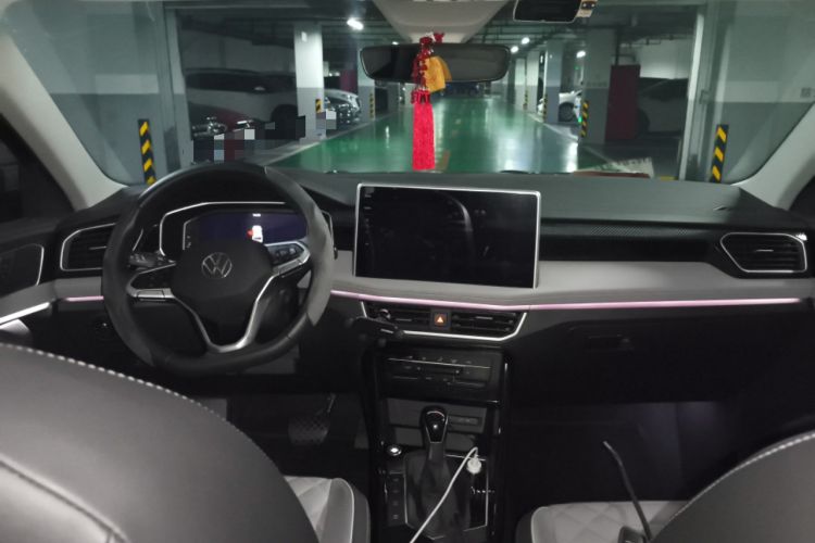 Used Volkswagen Tayron 2024 330TSI Two-Wheel Drive Luxury Plus Advanced Version Center Console