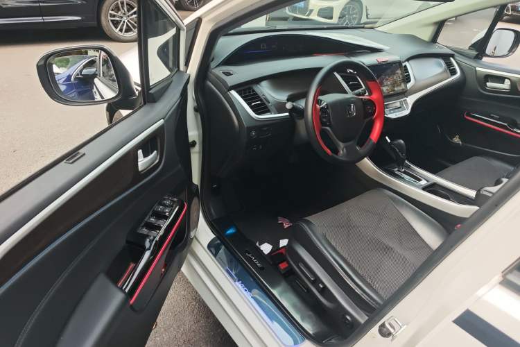 Used Honda Jade 2014 1.8L Automatic Comfort Elite Version 5 Seats Driver Seat