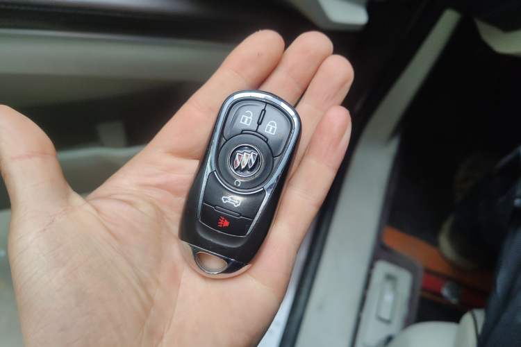 Used Buick GL8 2022 Land Business Class 652T Luxury Model
