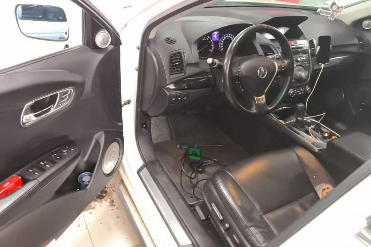 Used Acura RDX 2013 3.0L Two-Wheel Drive Elite Edition Driver Seat