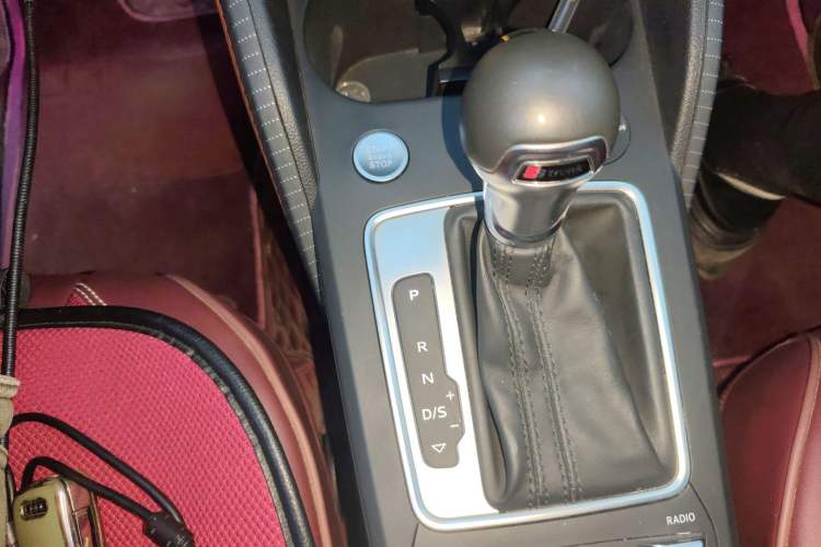 Used Audi Q2L 2021 35 TFSI Fashion Dynamic Model Gear Lever