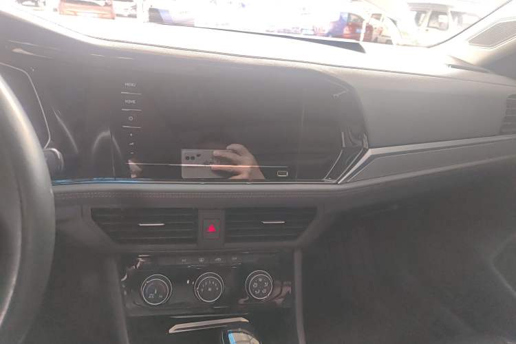 Used Volkswagen Sagitar 2021 200TSI DSG Comfort Connect Edition Audio And AC Panel